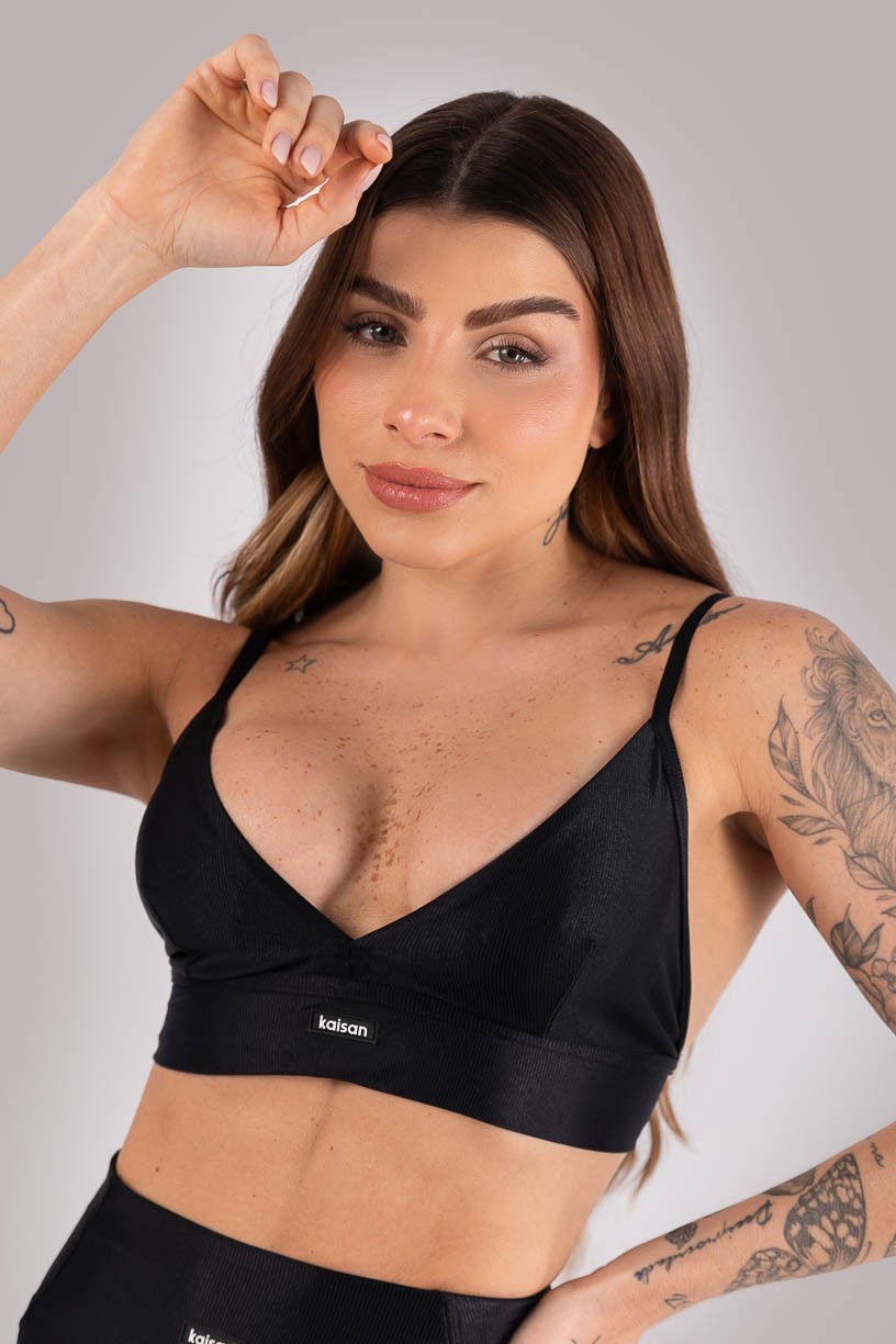 K4430-A_Top_Triangulo_Canelado_com_Alcas_Regulaveis_Preto__Ref:_K4430-A