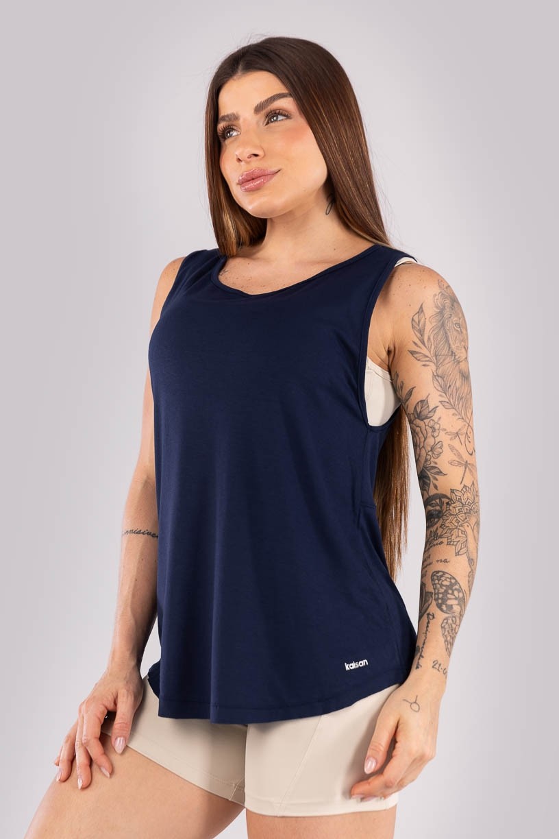 K3890-B_Regata_Ampla_com_Transpasse_nas_Costas_Azul_Marinho__Ref:_K3890-B