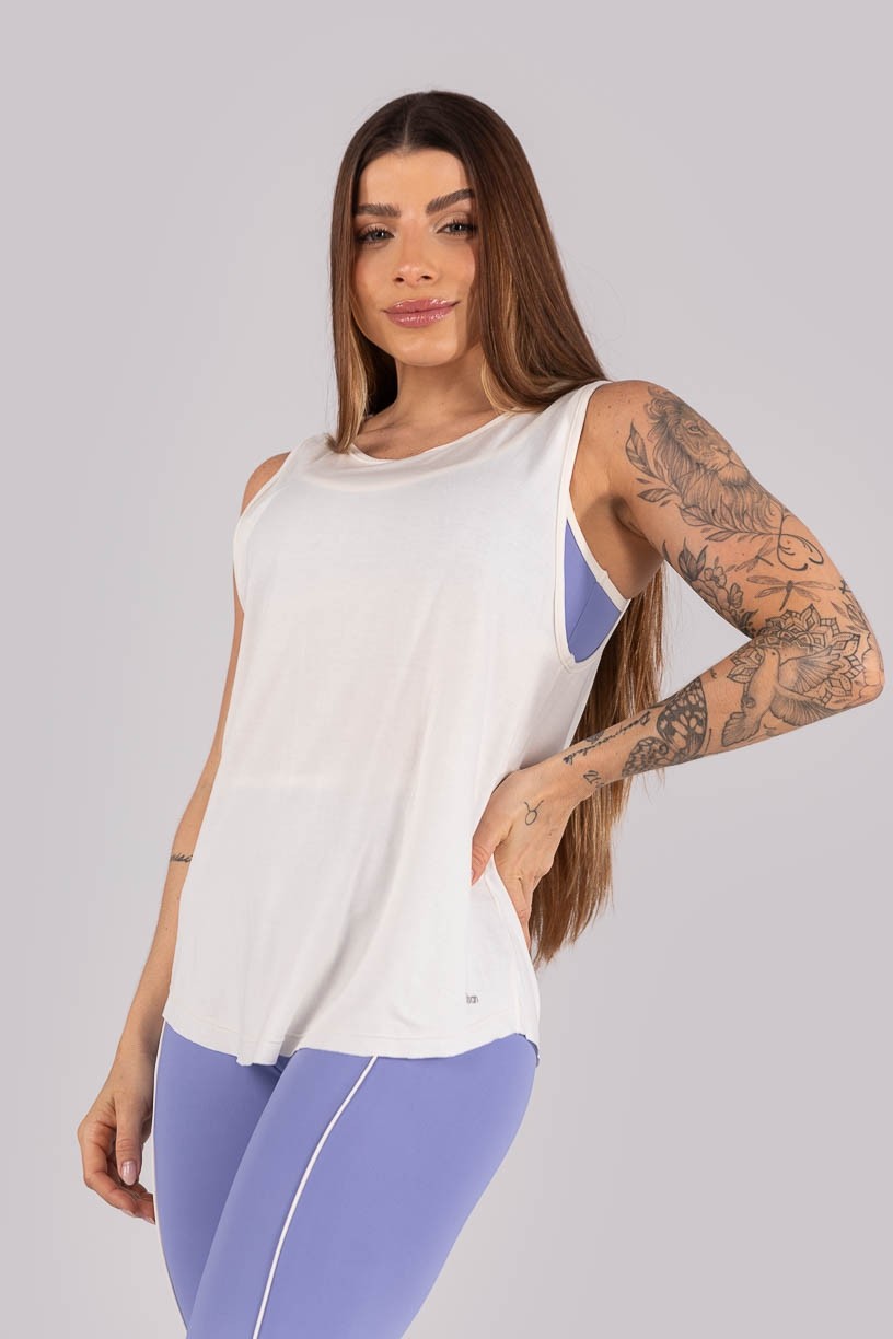 K3890-C_Regata_Ampla_com_Transpasse_nas_Costas_Off-White__Ref:_K3890-C