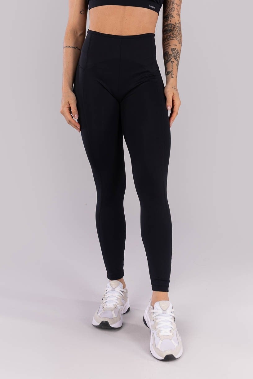 K4445-A_Calca_Legging_com_Recortes_e_Vies_Na_Cintura_Preto__Ref:_K4445-A