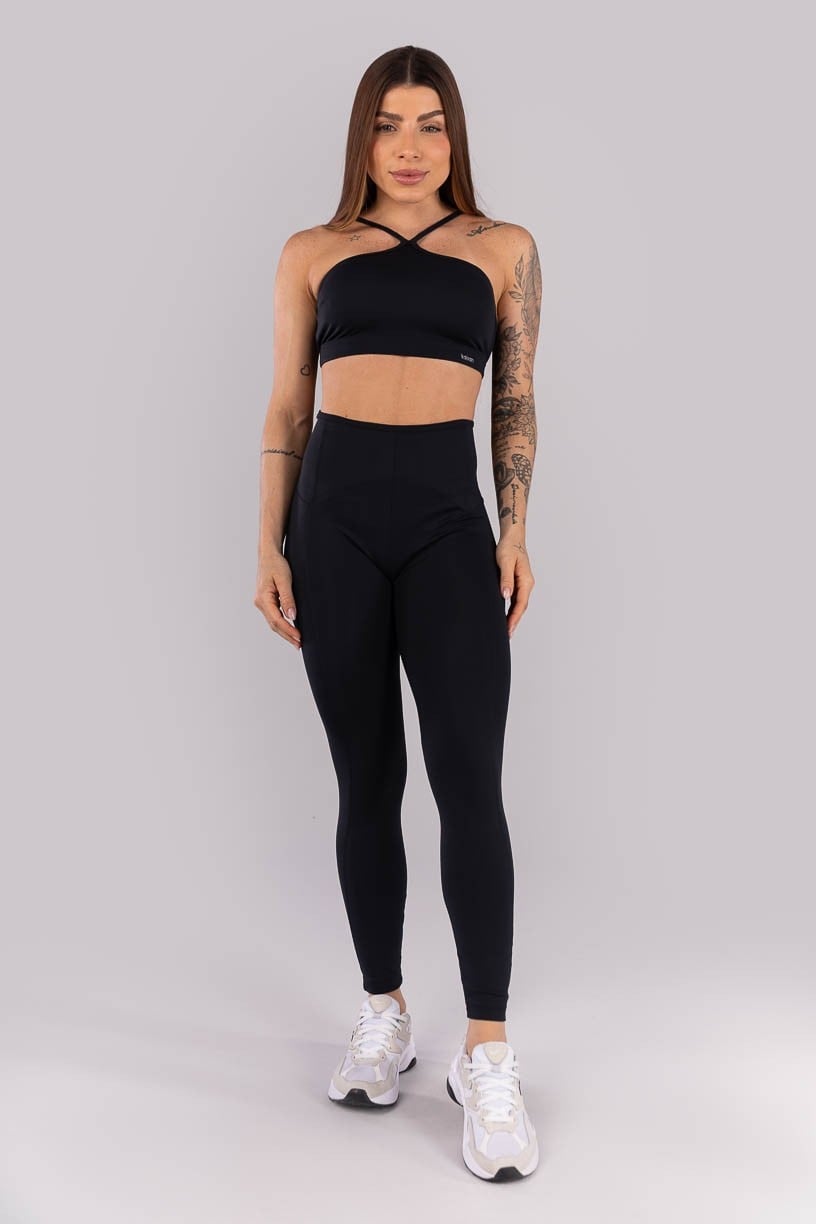 K4445-A_Calca_Legging_com_Recortes_e_Vies_Na_Cintura_Preto__Ref:_K4445-A
