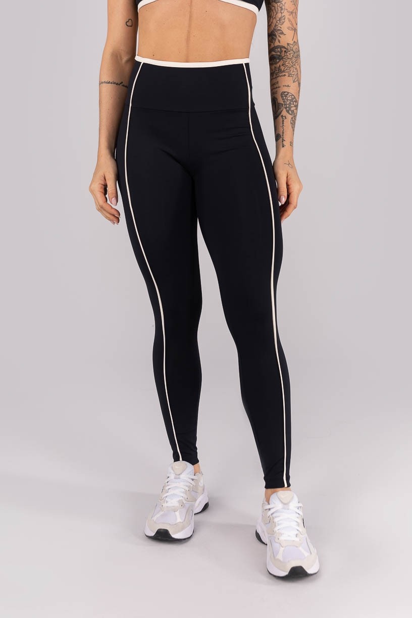 K4454-C_Calca_Legging_com_Vivo_e_Vies_Contrastante_Preto__Off-White__Ref:_K4454-C