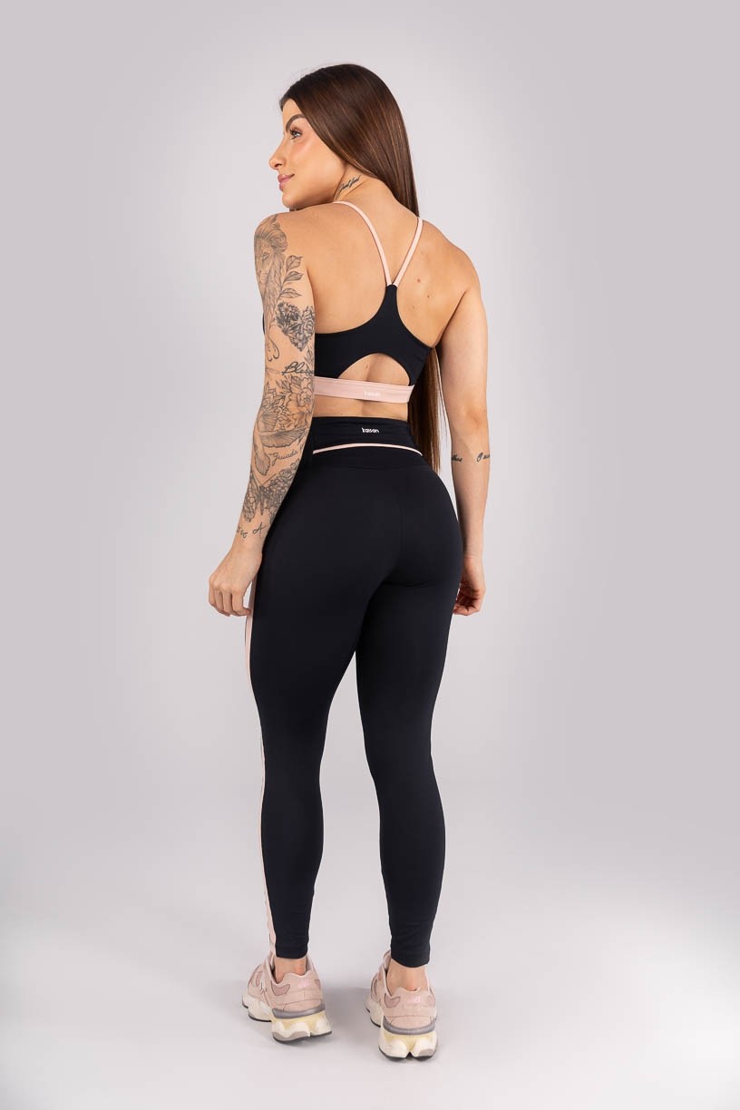 K4465-A_Calca_Legging_com_Faixa_Lateral_e_Bolso_no_Cos_Preto__Rosa_Bebe__Ref:_K4465-A