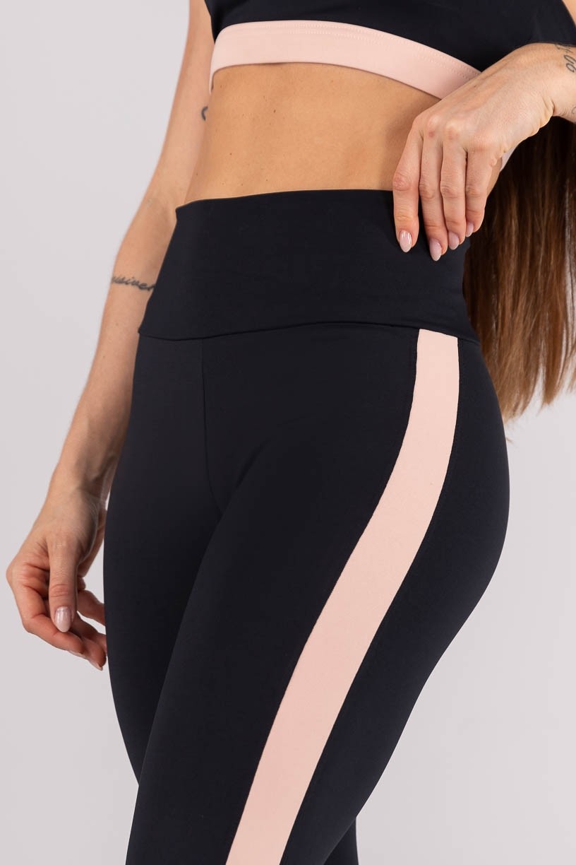 K4465-A_Calca_Legging_com_Faixa_Lateral_e_Bolso_no_Cos_Preto__Rosa_Bebe__Ref:_K4465-A