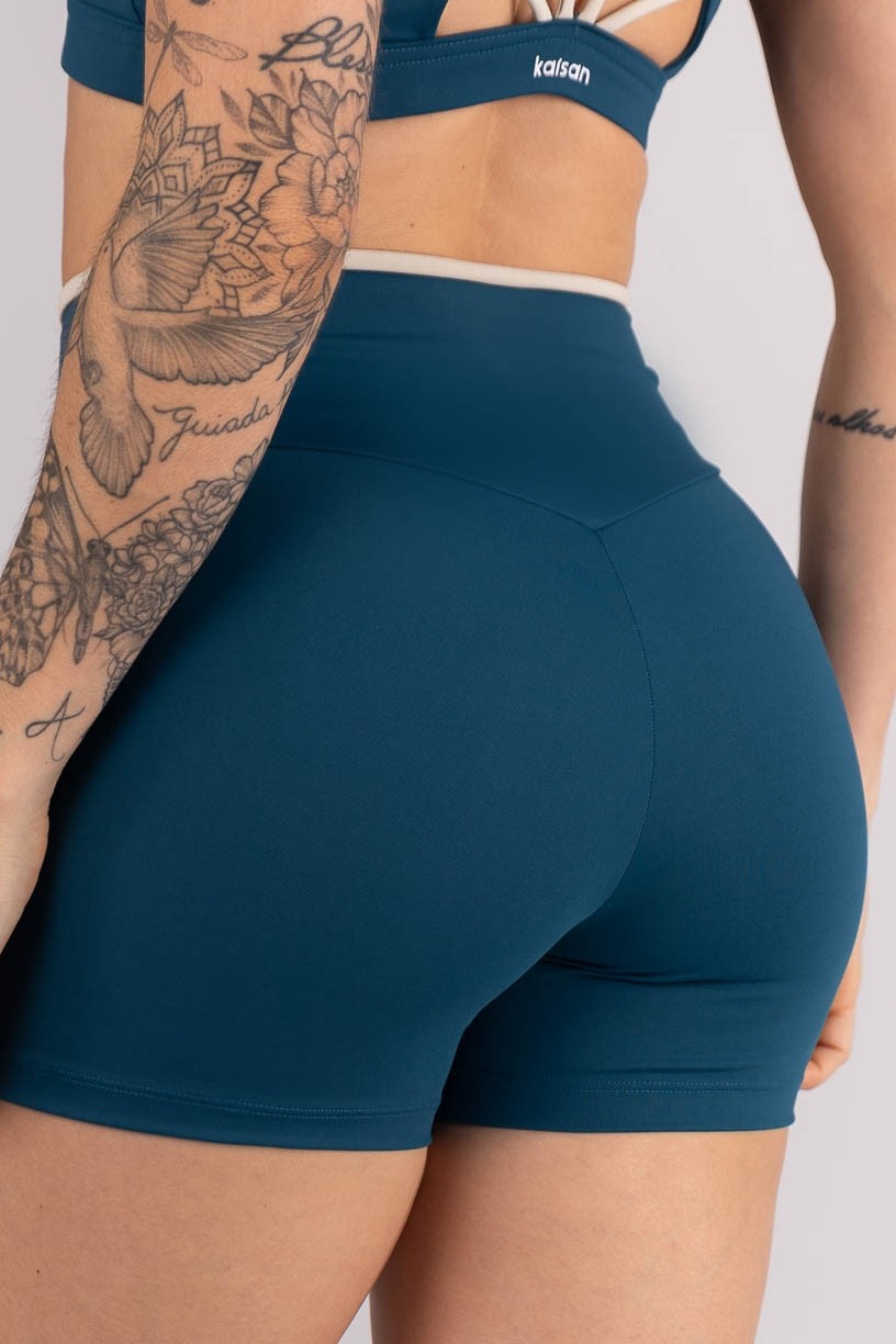 K4300-D_Short_sem_Gancho_com_Vira_Azul_Petroleo__Bege__Ref:_K4300-D