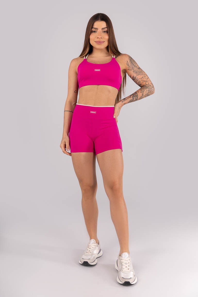 K4452-B_Short_com_Recortes_e_Cos_de_Vira_Contrastante_Rosa_Choque__Bege__Ref:_K4452-B