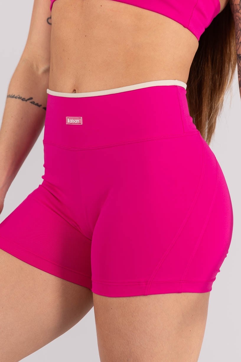 K4452-B_Short_com_Recortes_e_Cos_de_Vira_Contrastante_Rosa_Choque__Bege__Ref:_K4452-B