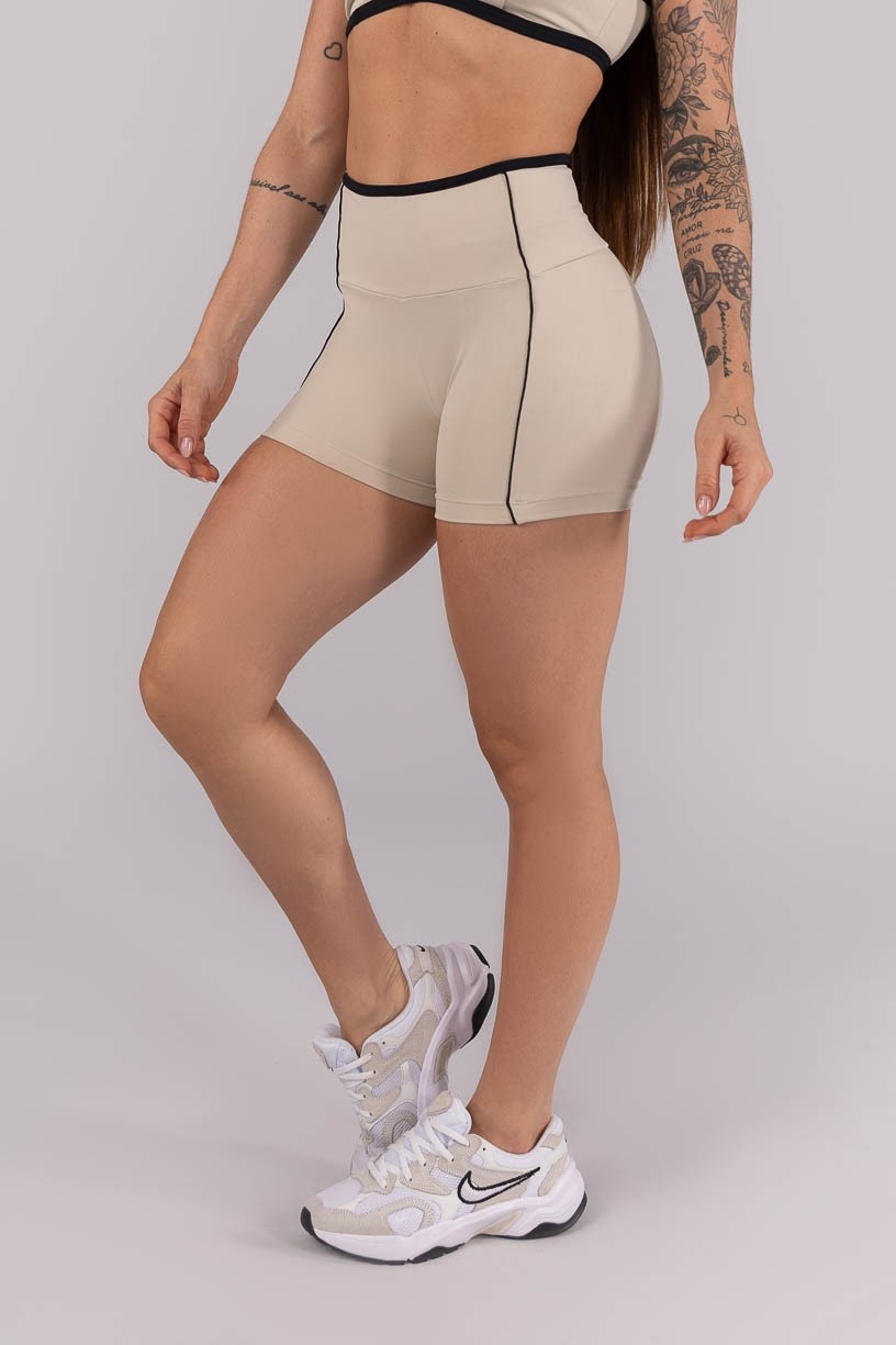 K4455-A_Short_com_Vivo_e_Vies_Contrastante_Bege__Preto__Ref:_K4455-A