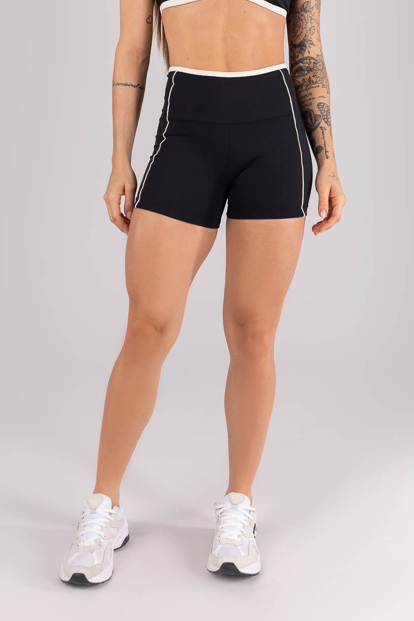 K4455-C_Short_com_Vivo_e_Vies_Contrastante_Preto__Off-White__Ref:_K4455-C