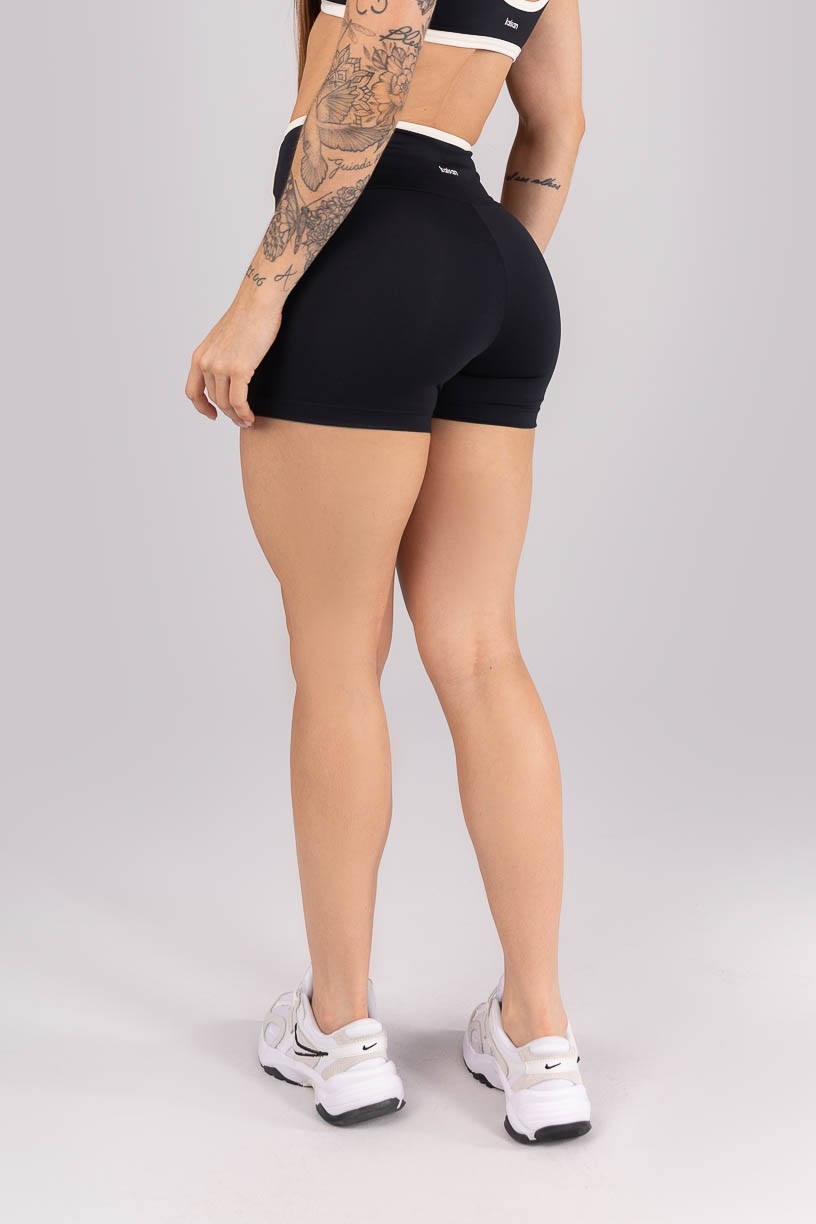 K4455-C_Short_com_Vivo_e_Vies_Contrastante_Preto__Off-White__Ref:_K4455-C