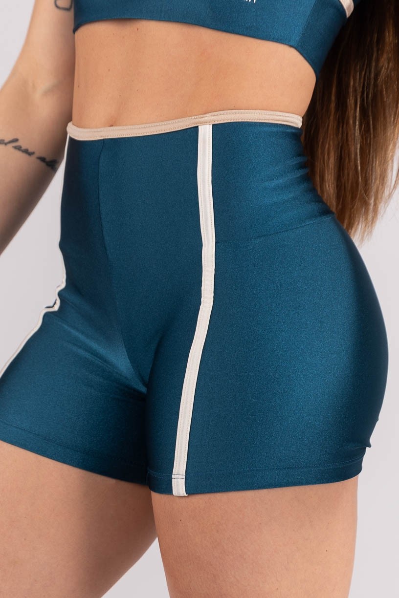 K4463-B_Short_Tricolor_com_Chapados_Azul_Petroleo__Off-White__Bege__Ref:_K4463-B