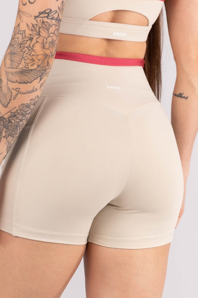 K4468-A_Short_com_Blsos_e_Detalhe_no_Cos_Bege__Rosa__Ref:_K4468-A