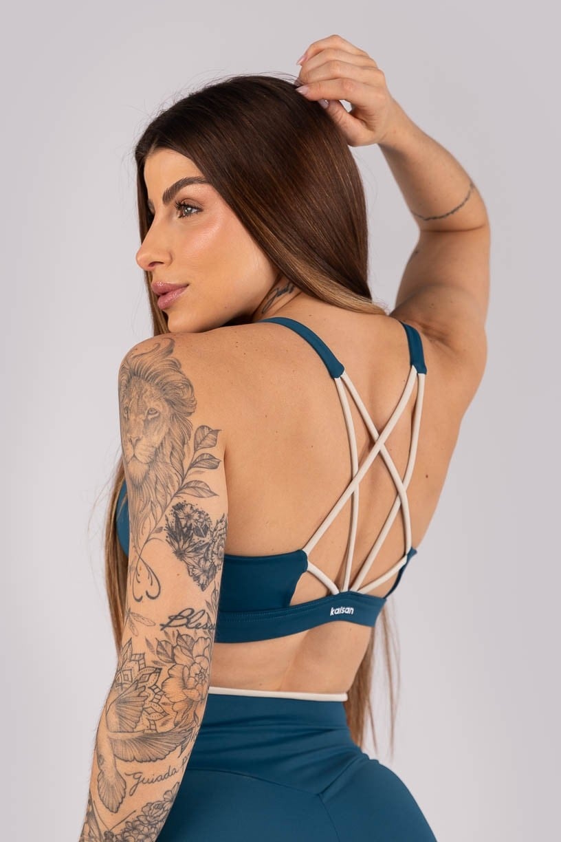K4298-D_Top_com_Tiras_Entrelacadas_Azul_Petroleo__Bege__Ref:_K4298-D