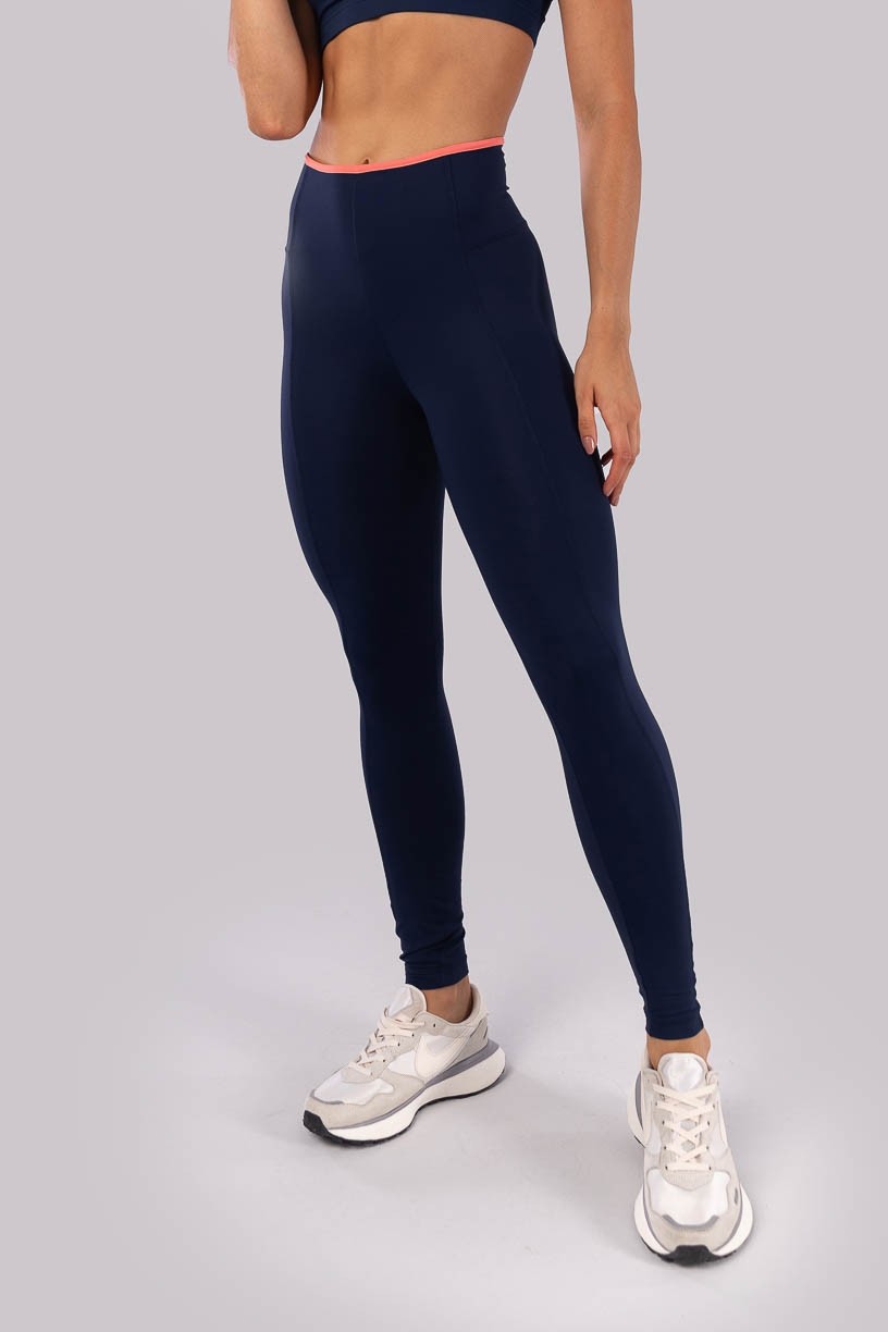 K4515-A_Calca_Legging_com_Recortes_e_Vies_na_Cintura_Azul_Marinho__Aquarela__Ref:_K4515-A