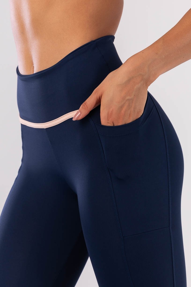 K4521-A_Calca_Legging_com_Bolsos_e_Chapado_no_Cos_Azul_Marinho__Rosa_Bebe__Ref:_K4521-A