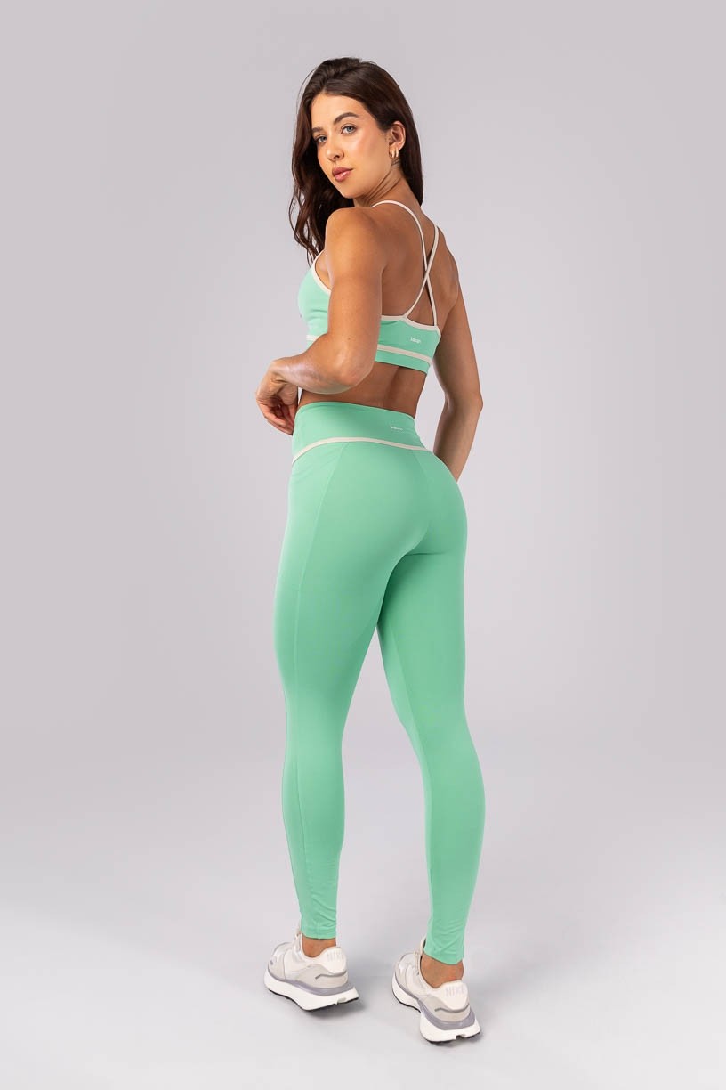 K4521-B_Calca_Legging_com_Bolsos_e_Chapado_no_Cos_Verde_Menta__Bege__Ref:_K4521-B