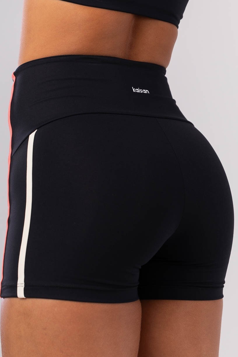 K4528-A_Short_com_Chapados_Coloridos_Preto__Aquarela__Off-White__Ref:_K4528-A