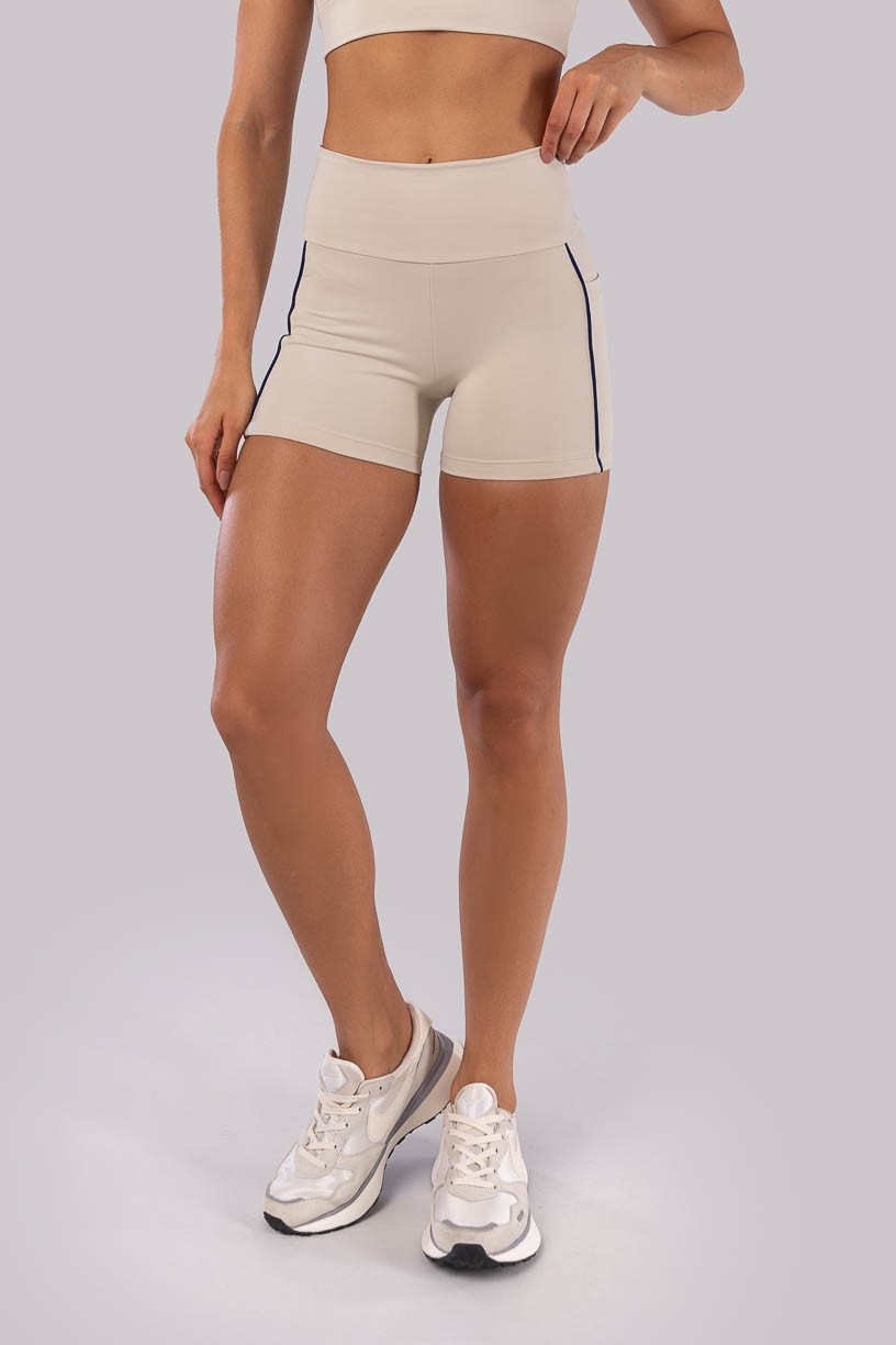 K4531-A_Short_com_Bolsos_e_Vivos_em_Mix_de_Tecidos_Bege__Azul_Marinho__Ref:_K4531-A