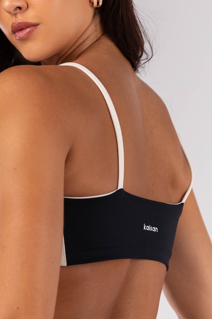 K4532-A_Top_Decote_Reto_com_Faixas_Laterais_Preto__Bege__Off-White__Ref:_K4532-A