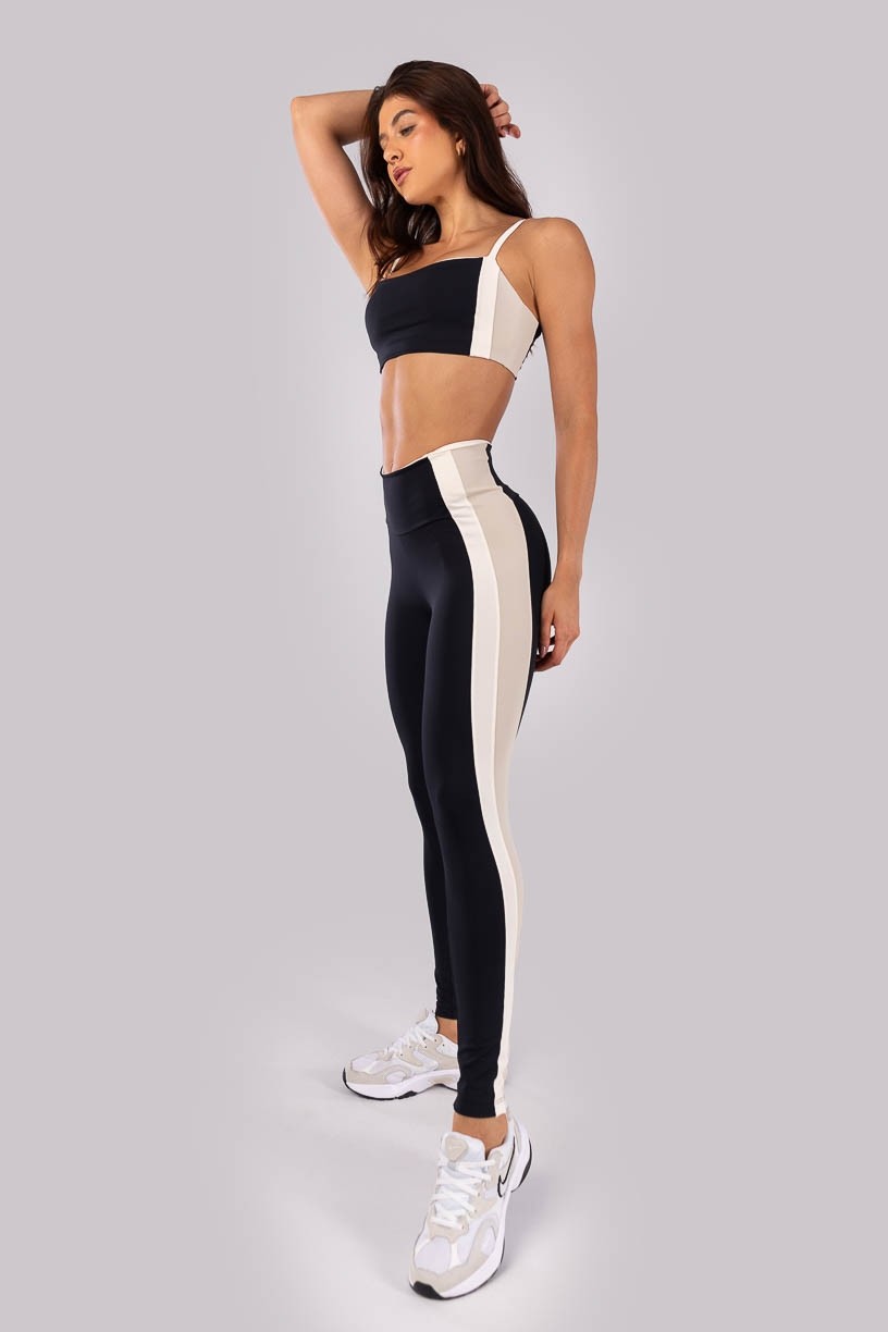 K4533-A_Calca_Legging_com_Faixas_Laterais_Preto__Bege__Off-White__Ref:_K4533-A