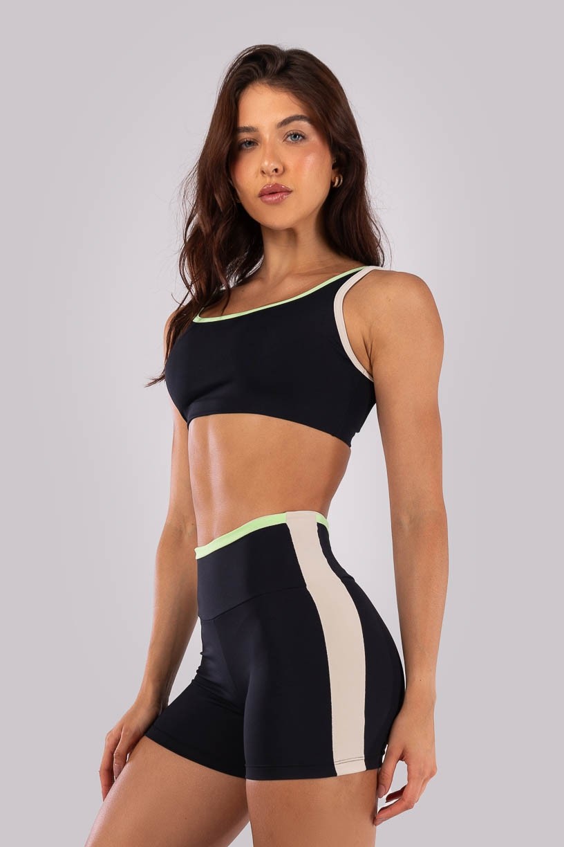 K4538-A_Top_com_Alcas_Largas_e_Vies_Contrastantes_Preto__Bege__Verde__Ref:_K4538-A