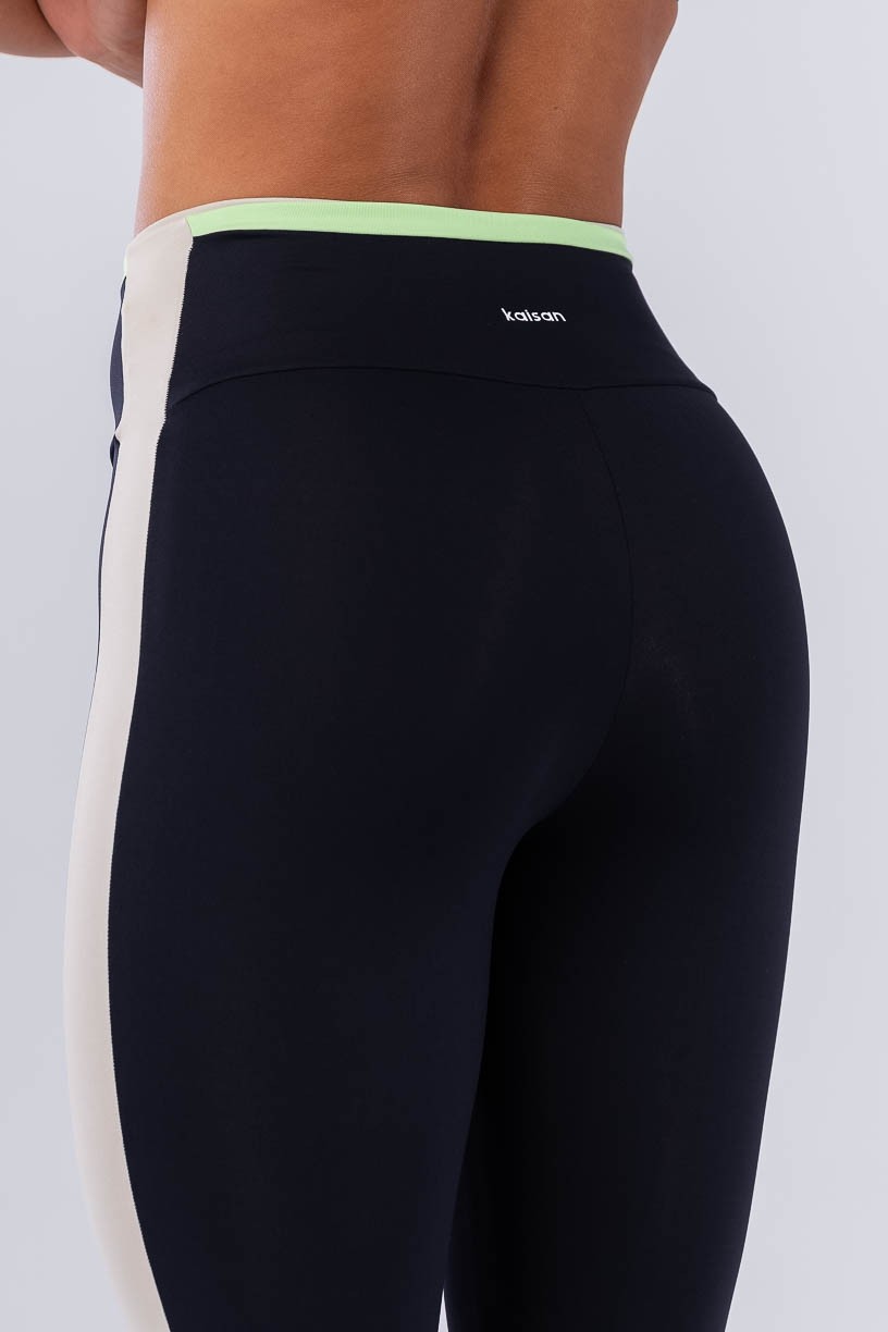 K4539-A_Calca_Legging_com_Faixa_e_Detalhe_no_Cos_Contrastante_Preto__Bege__Verde__Ref:_K4539-A