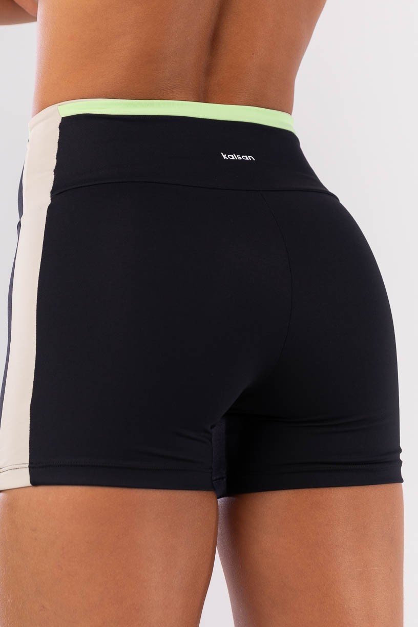 K4540-A_Short_com_Faixa_e_Detalhe_no_Cos_Contrastante_Preto__Bege__Verde__Ref:_K4540-A