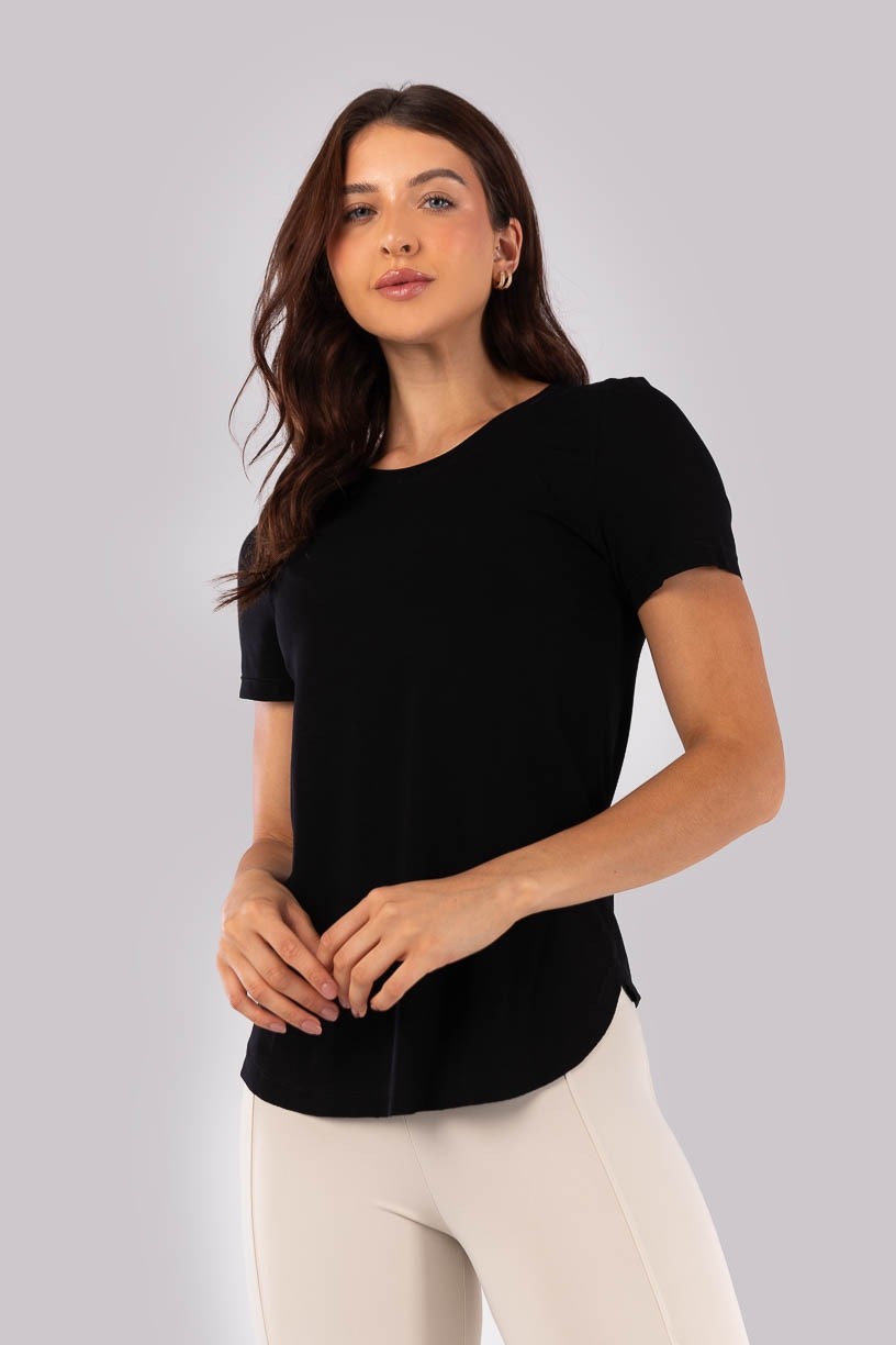K4546-B_Blusa_com_Barra_Arredondada_Preto__Ref:_K4546-B