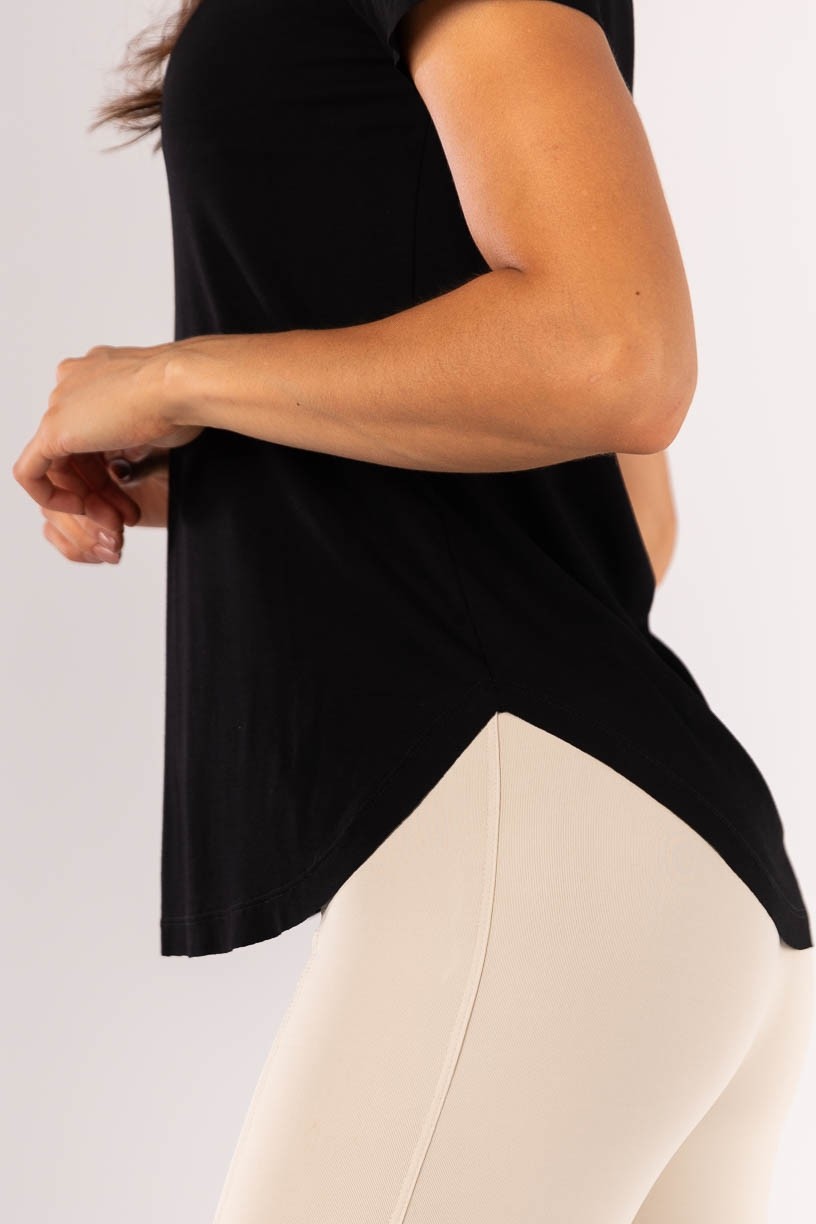 K4546-B_Blusa_com_Barra_Arredondada_Preto__Ref:_K4546-B