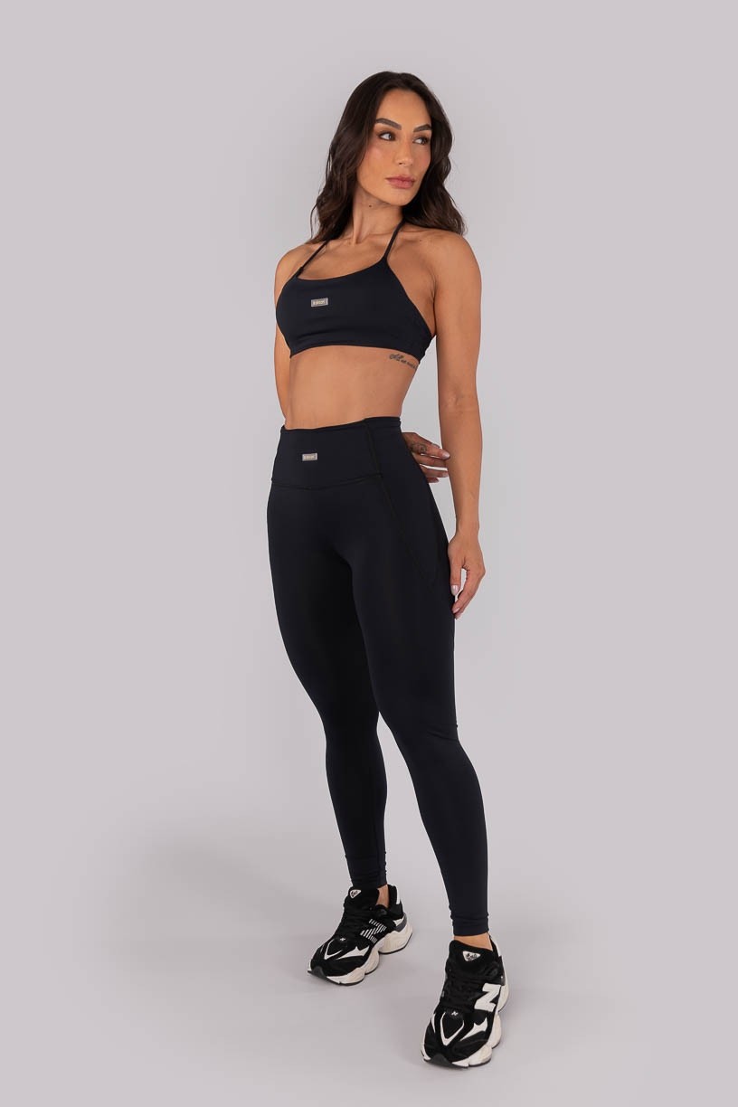 K4524-C_Calca_Legging_com_Bolsos_nas_Laterais_Do_Cos_Preto__Ref:_K4524-C