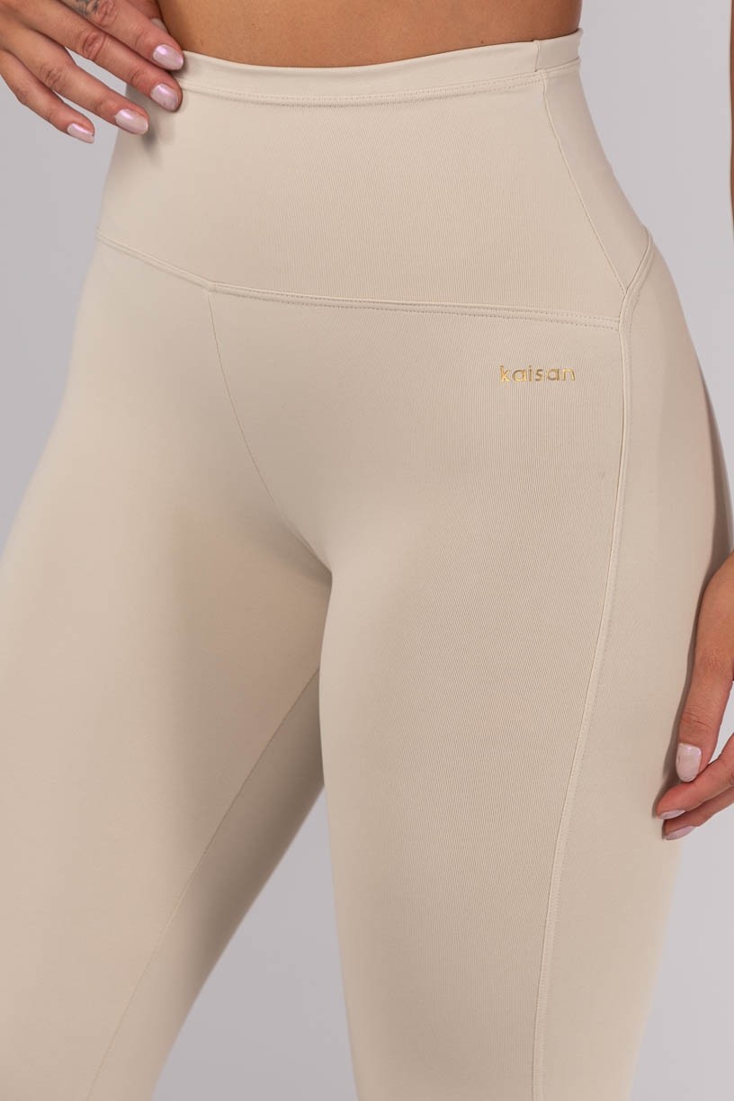 K4290-E_Calca_Legging_com_Vira_e_Cos_em_V_Bege__Ref:_K4290-E