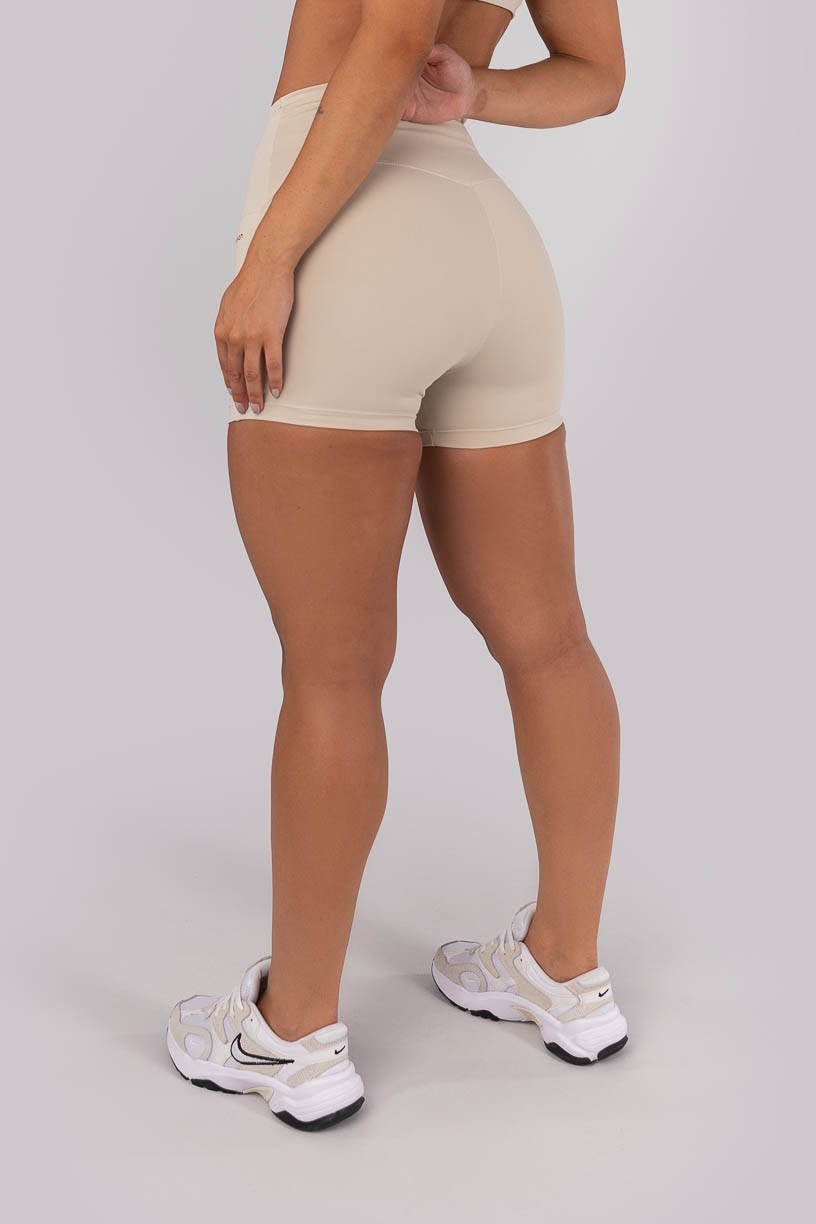 K4291-E_Short_com_Vira_e_Cos_em_V_Bege__Ref:_K4291-E