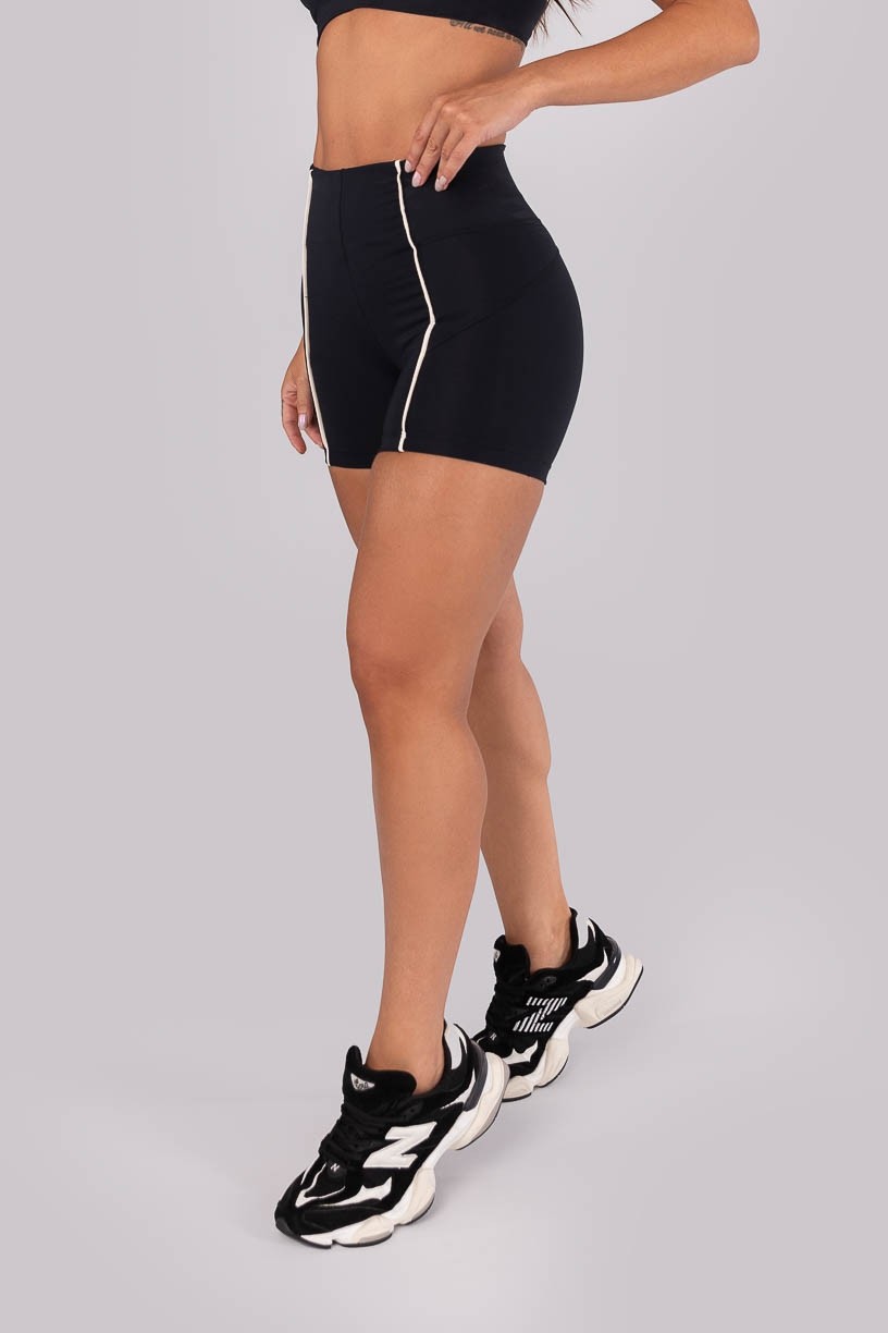 K4550-A_Short_com_Vivo_e_sem_Cos_Aparente_Preto__Off-White__Ref:_K4550-A