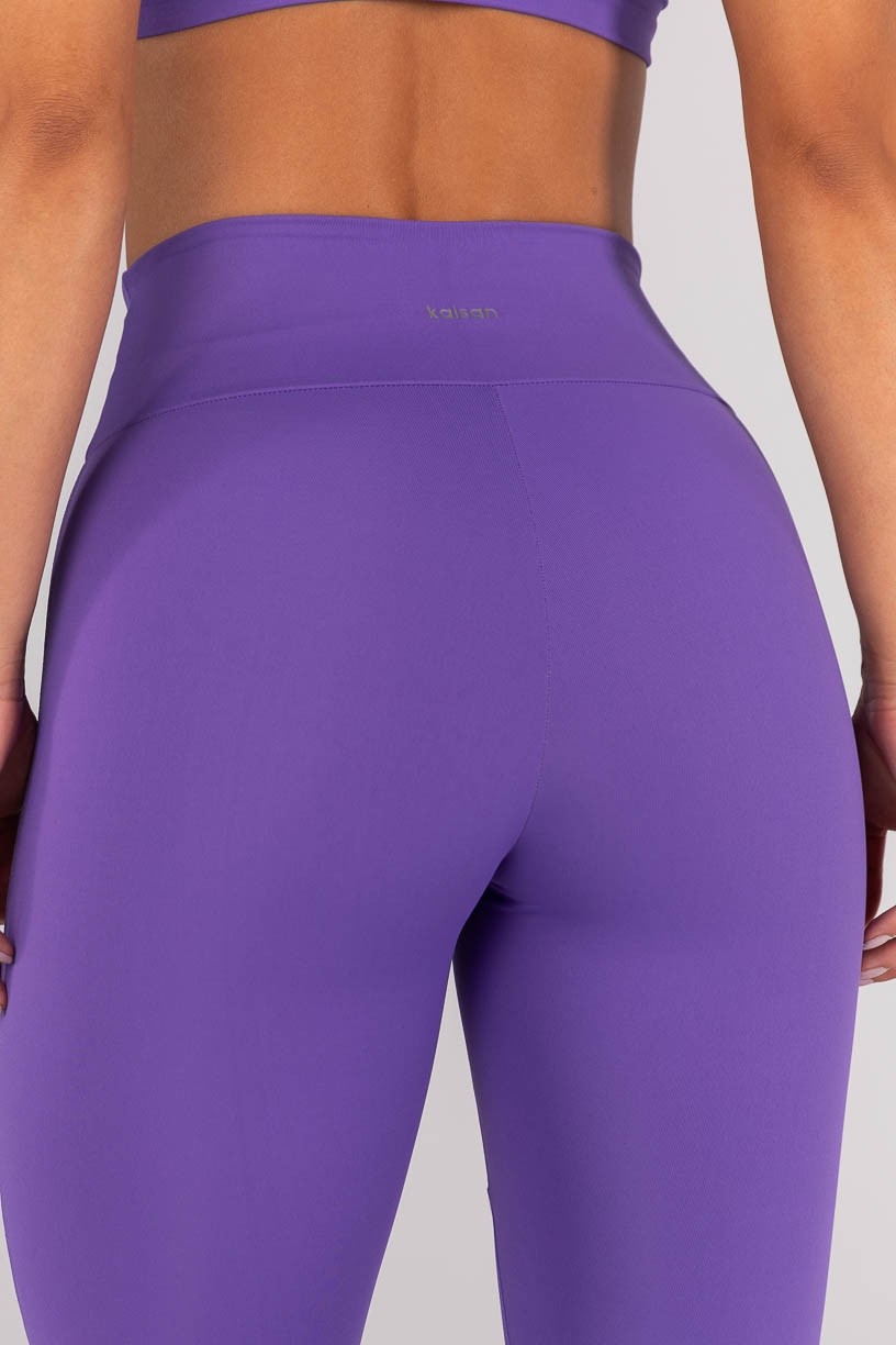 K4552-B_Calca_Legging_sem_Gancho_e_com_Recortes_Violeta__Ref:_K4552-B