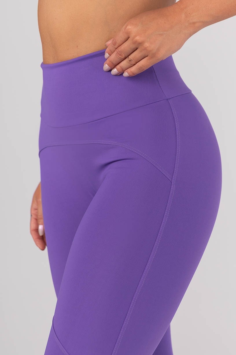 K4552-B_Calca_Legging_sem_Gancho_e_com_Recortes_Violeta__Ref:_K4552-B