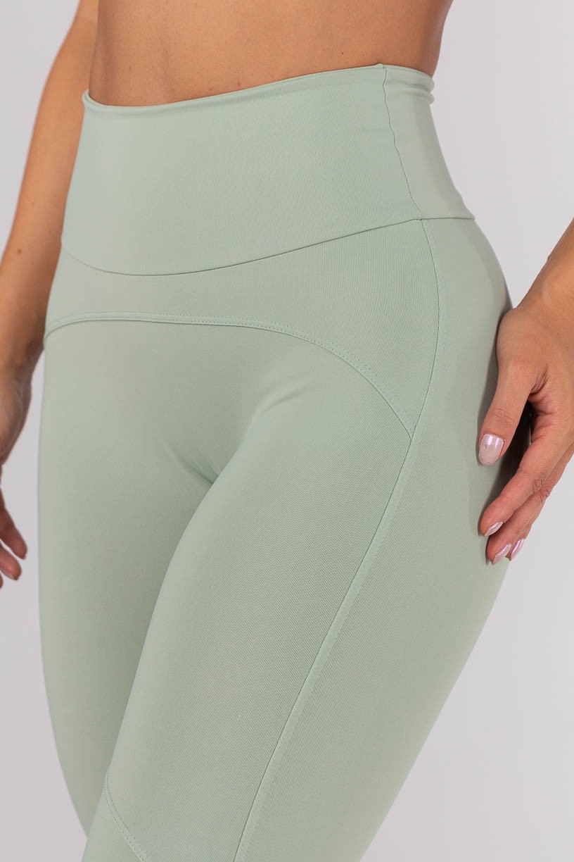 K4552-C_Calca_Legging_sem_Gancho_e_com_Recortes_Verde_Claro__Ref:_K4552-C
