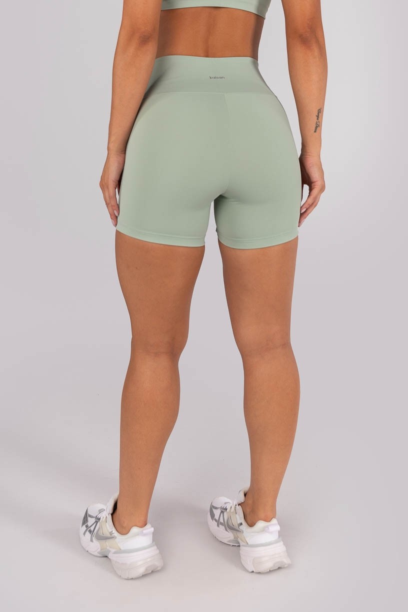 K4553-C_Short_sem_Ganchos_e_com_Recortes_Verde_Claro__Ref:_K4553-C