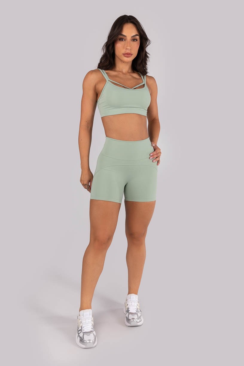 K4553-C_Short_sem_Ganchos_e_com_Recortes_Verde_Claro__Ref:_K4553-C