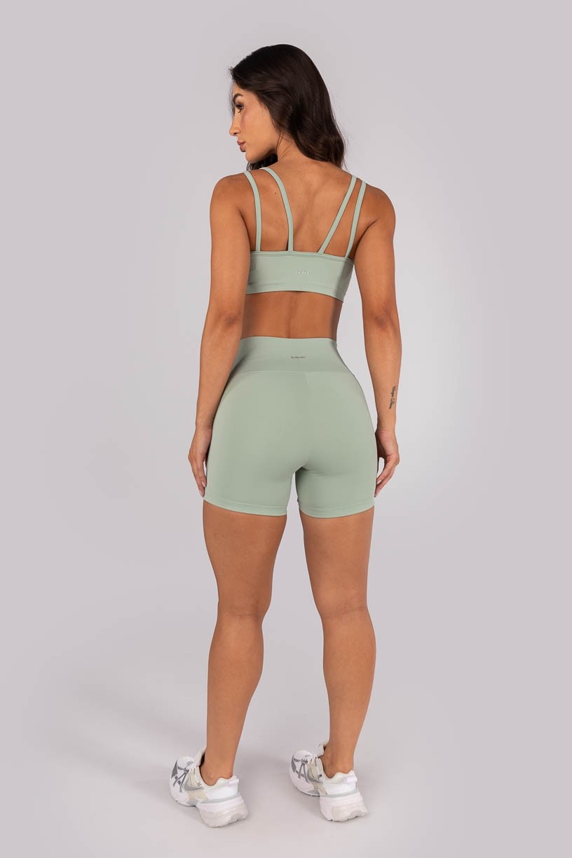 K4553-C_Short_sem_Ganchos_e_com_Recortes_Verde_Claro__Ref:_K4553-C