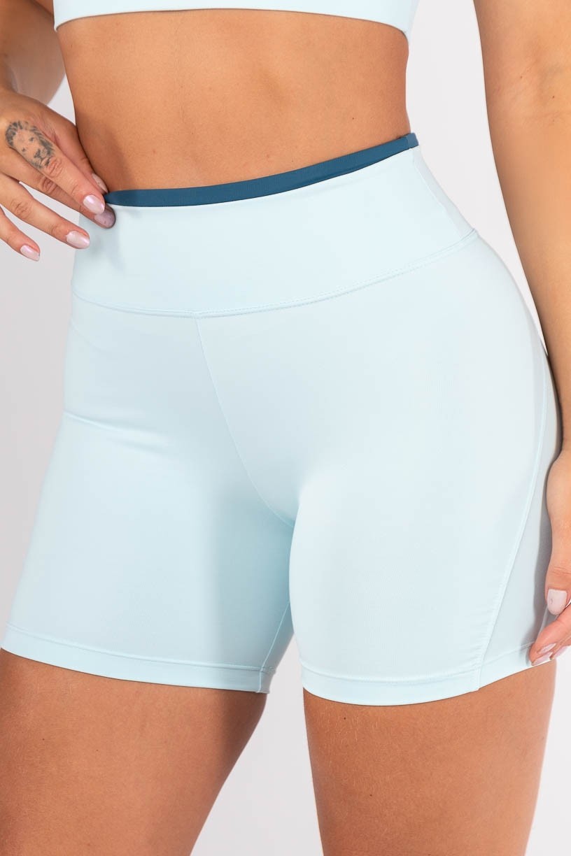 K4556-A_Short_com_Vira_Contrastante_Azul_Bebe__Azul_Petroleo__Ref:_K4556-A