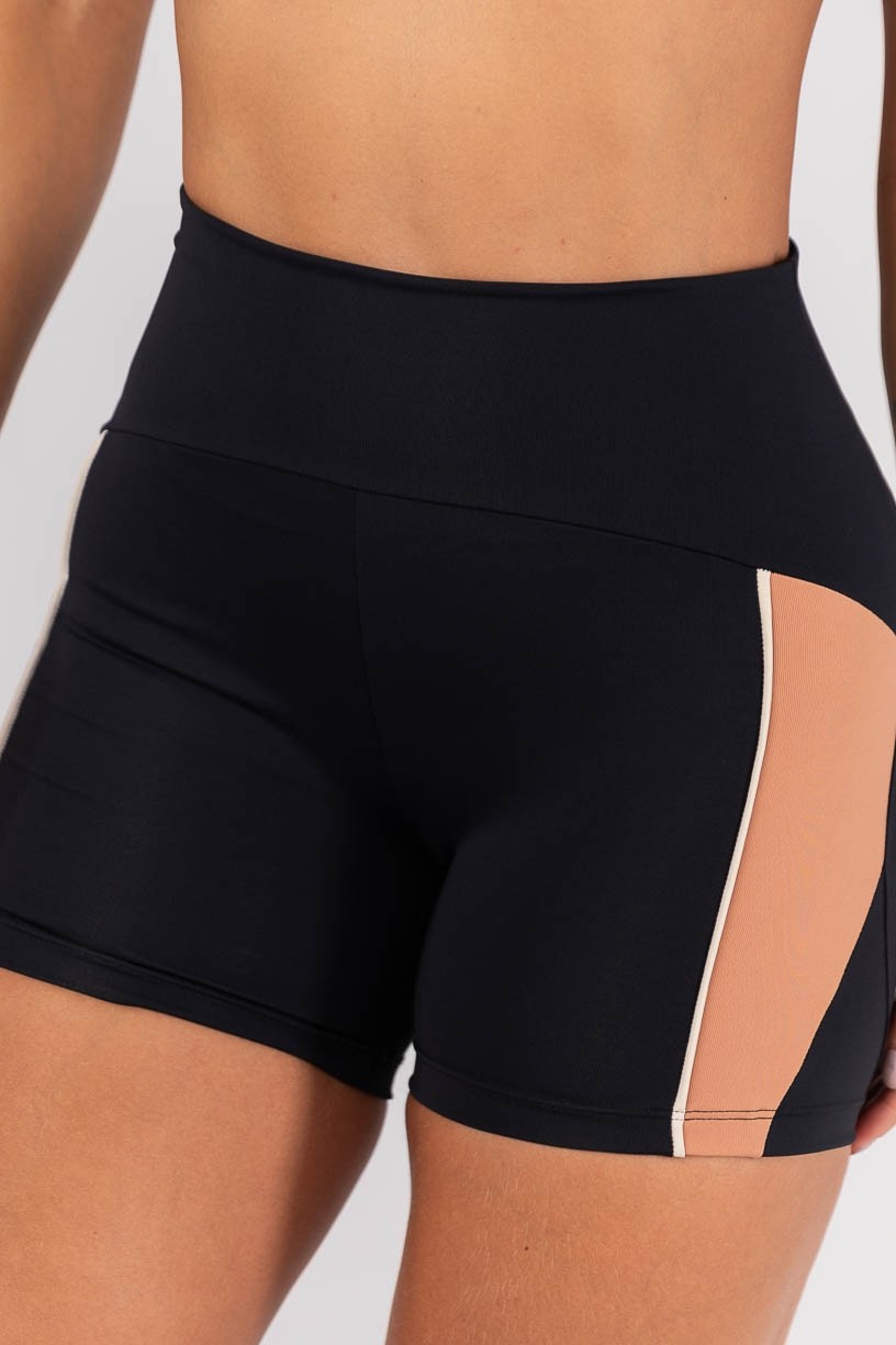 K4559-A_Short_com_Recortes_e_Vivo_Preto__Nude__Ref:_K4559-A