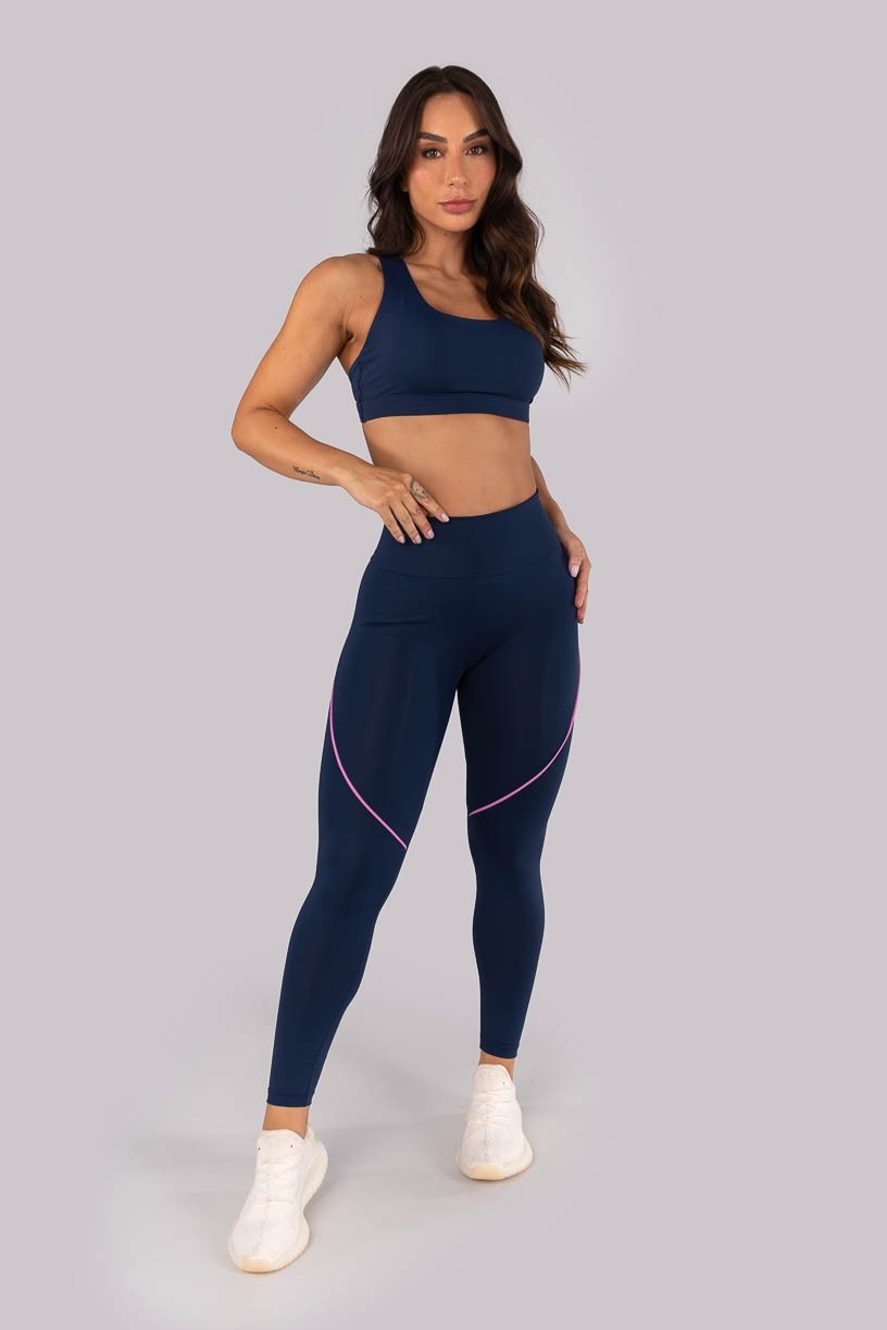 K4561-A_Calca_Legging_com_Vivos_Contrastantes_e_Bolso_no_Cos_Azul_Marinho__Violet__Ref:_K4561-A