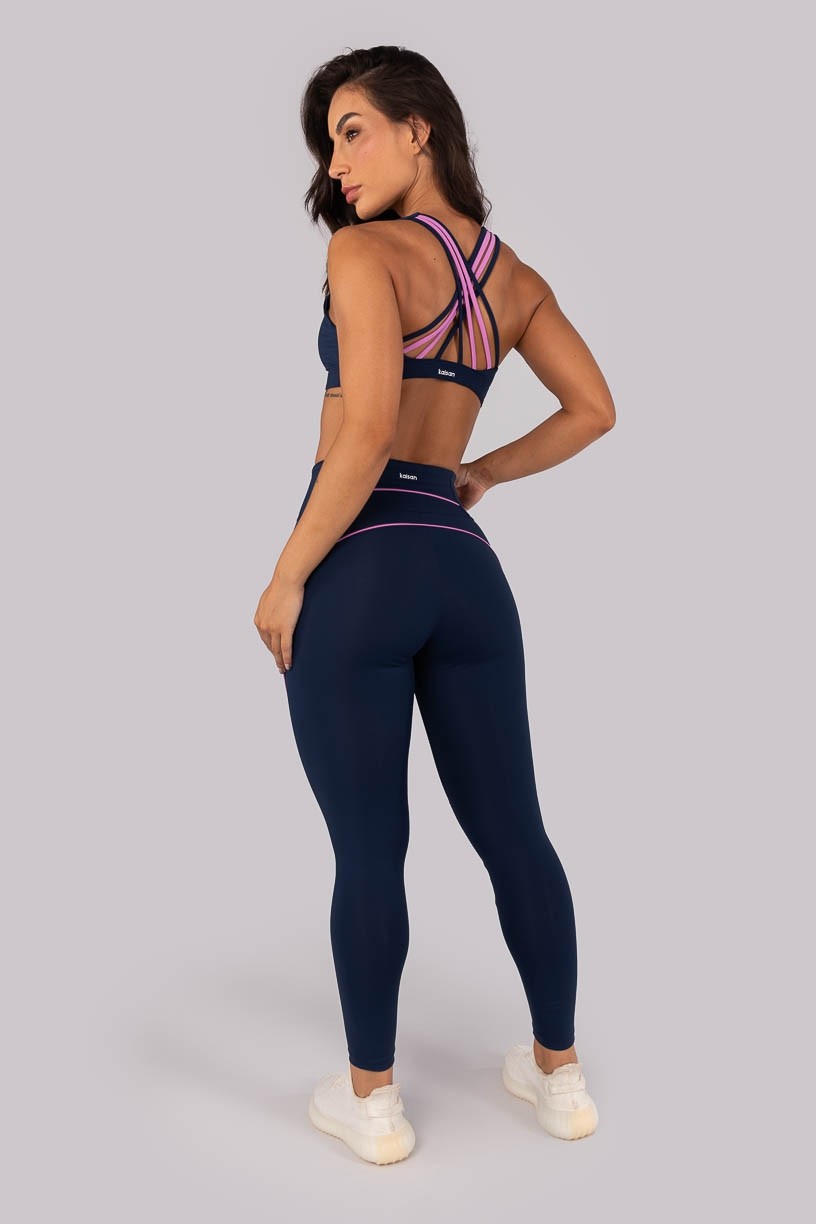 K4561-A_Calca_Legging_com_Vivos_Contrastantes_e_Bolso_no_Cos_Azul_Marinho__Violet__Ref:_K4561-A