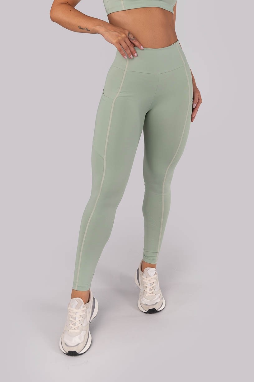 K4564-B_Calca_Legging_com_Bolsos_e_Cobertura_Contrastante_Verde_Claro__Ref:_K4564-B