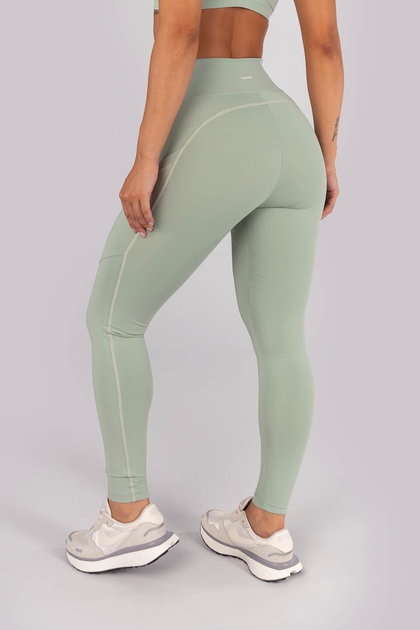 K4564-B_Calca_Legging_com_Bolsos_e_Cobertura_Contrastante_Verde_Claro__Ref:_K4564-B