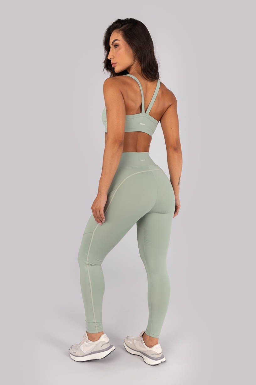 K4564-B_Calca_Legging_com_Bolsos_e_Cobertura_Contrastante_Verde_Claro__Ref:_K4564-B
