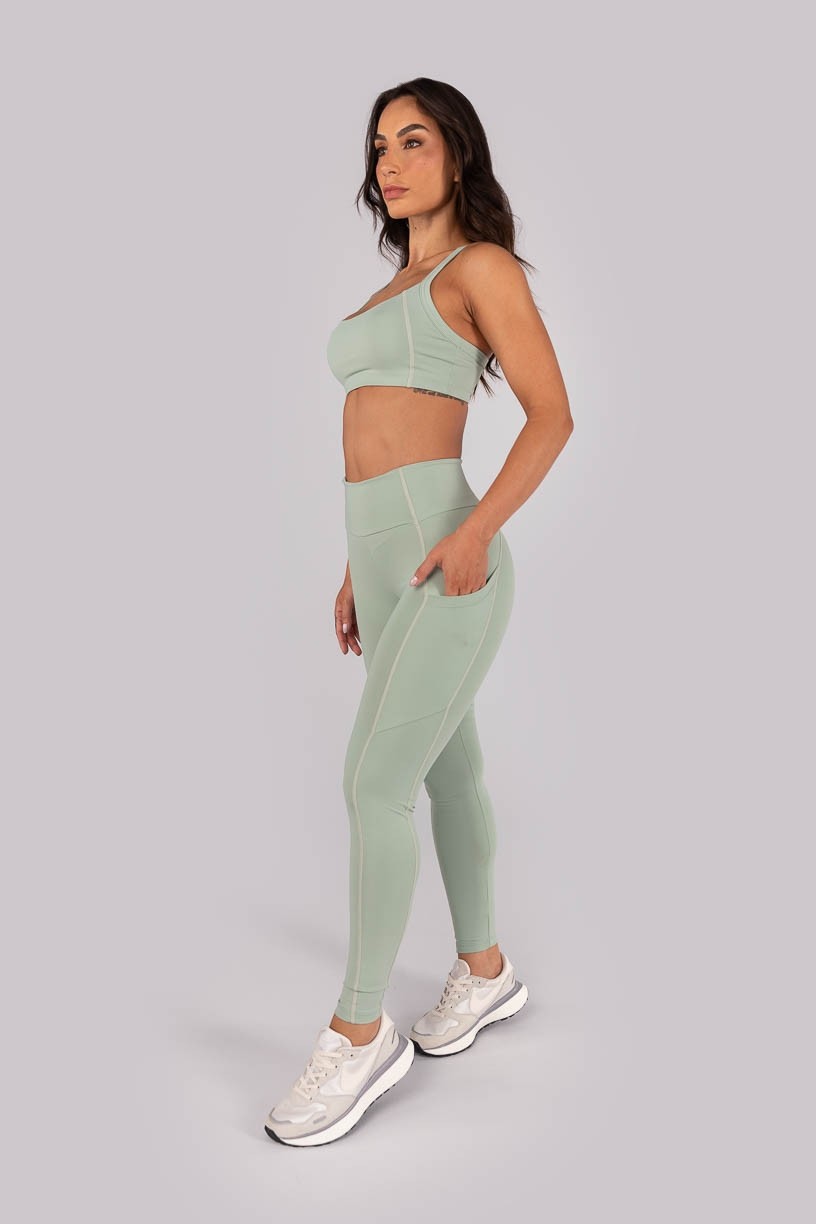 K4564-B_Calca_Legging_com_Bolsos_e_Cobertura_Contrastante_Verde_Claro__Ref:_K4564-B