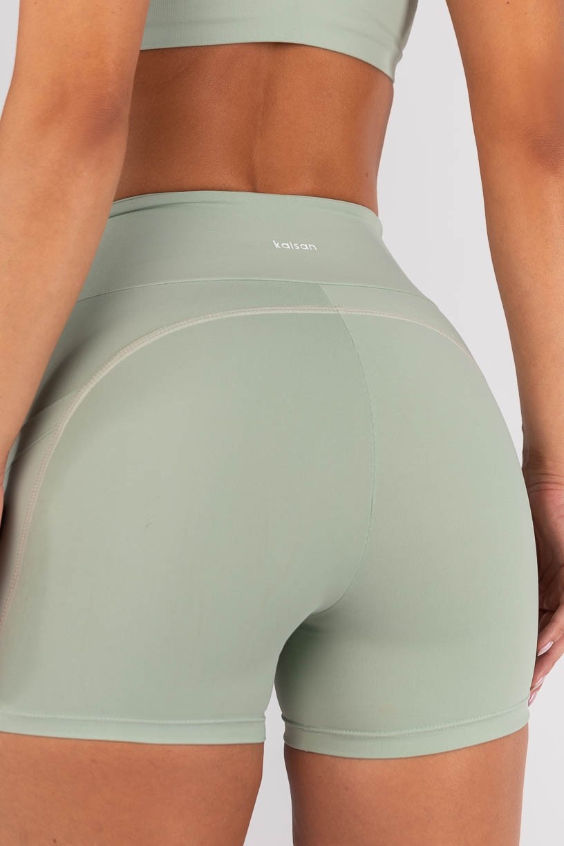 K4565-B_Short_com_Bolsos_e_Cobertura_Contrastante_Verde_Claro__Ref:_K4565-B