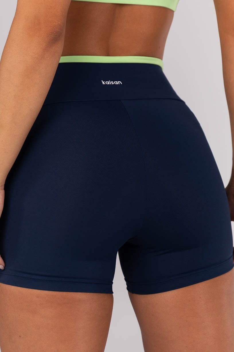 K4568-A_Short_com_Bolsos_e_Cos_de_Vira_Azul_Marinho__Verde__Ref:_K4568-A