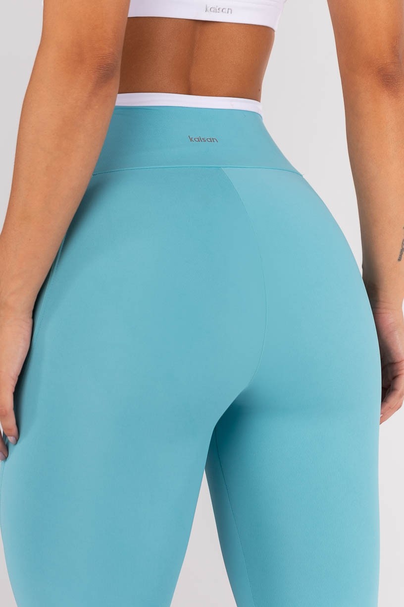 K4567-B_Calca_Legging_com_Bolsos_e_Cos_de_Vira_Brisa__Branco__Ref:_K4567-B